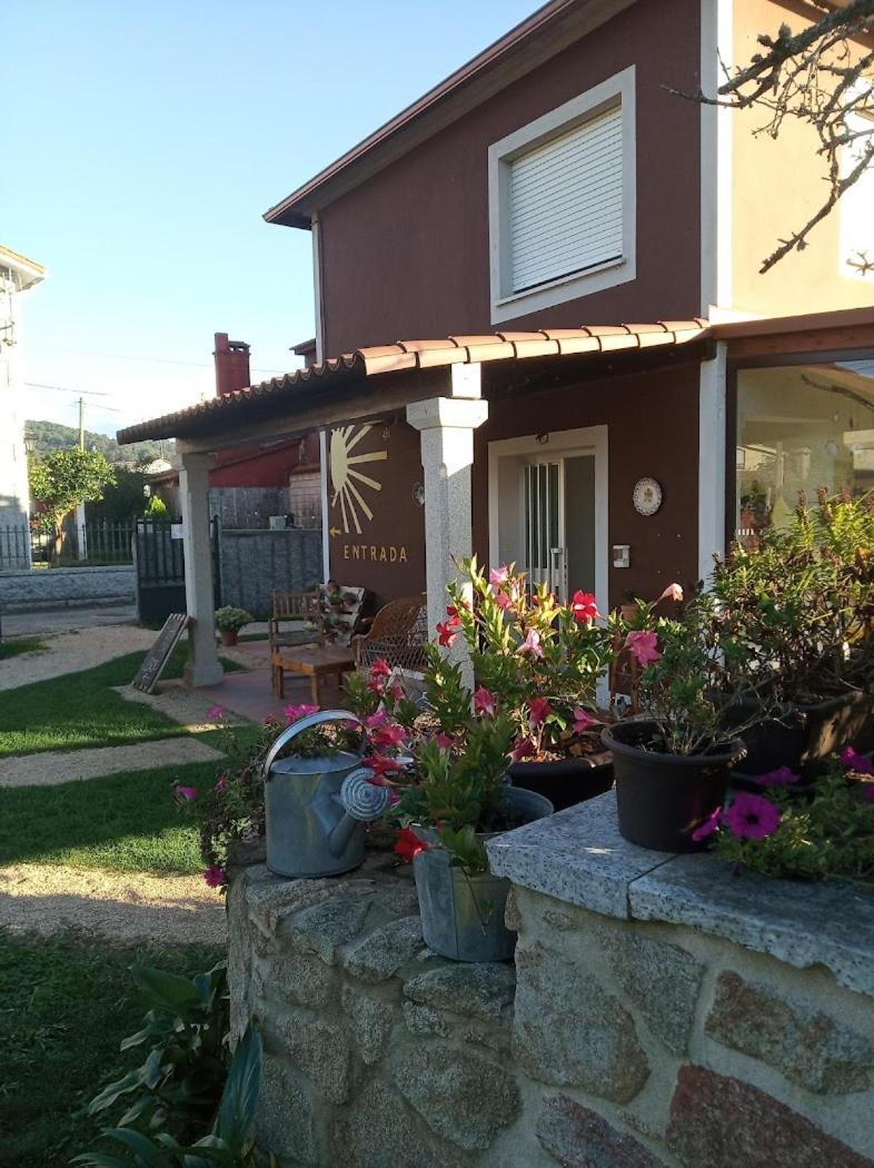 Albergue Vintecatro Caldas De Reis Exterior photo